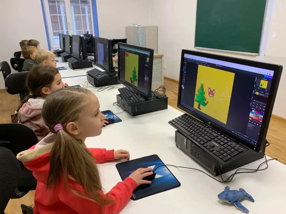 Сучасний дитячий садок Київ. IT для дітей.