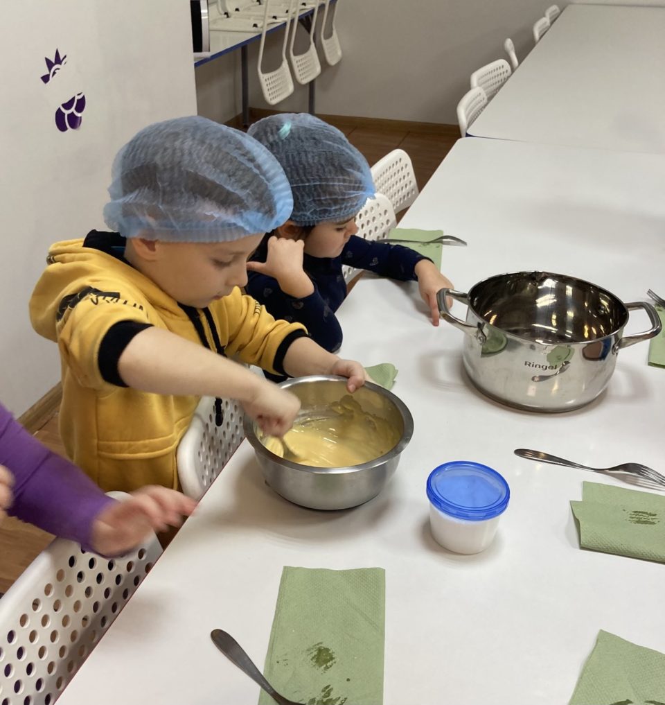 Приватний дитячий садок Київ - ліцей Греміум. Заняття з дошкільниками